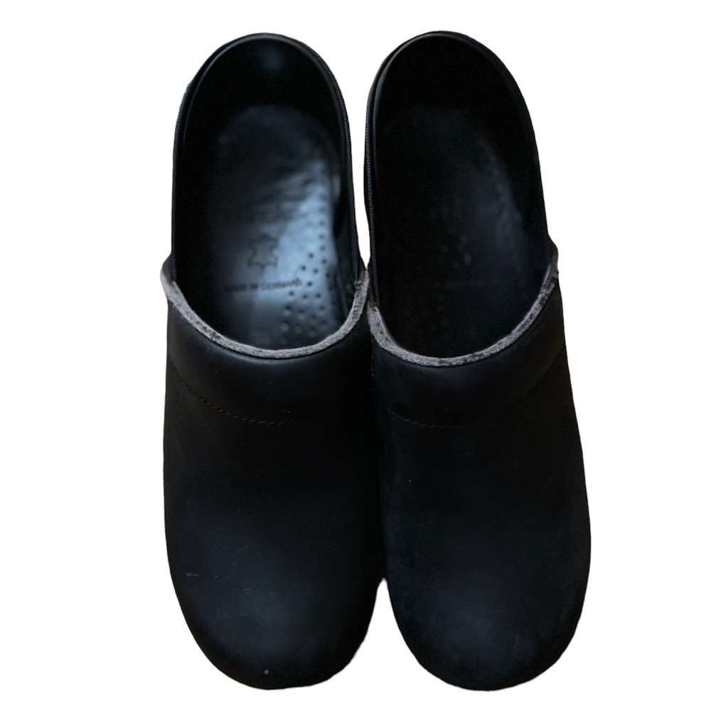Black Dansko Clogs size 7.5